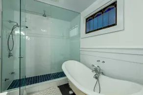 Beautiful Heritage Home in Kitsilano - Image 5