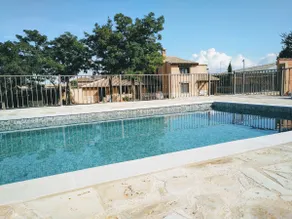 6 bedroom house with a swimming pool and large garden. - Image 2