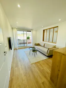 Nice accommodation with pool facing the sea - Image 5