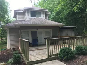 Cozy Guest House in the Big Woods - Image 2