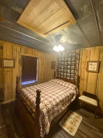 Farmhouse Cabin - Image 5