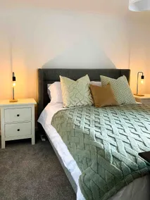 Modern flat near train station with free parking - Image 2