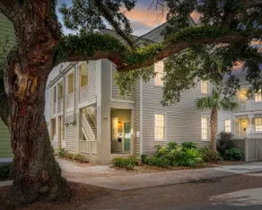 Azalea Suite 2Beds/1Bath with Free Parking - Image 3