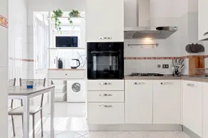 FREE PARKING ★★★★★ Elegant Apartment with Suite - Image 4