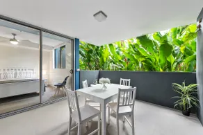Tropical Resort ~ 2 Bed/2 Bath/1 Car ~ West End - Image 4