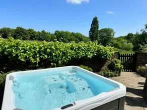 Slade Farmhouse with secluded Hot Tub - Image 3