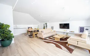 Luxe Penthouse Heated Jacuzzi Ping Pong & BBQ - Image 3