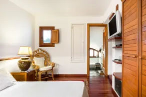 Villa Wanda, panoramic sea view house finely furnished at street level - Image 4