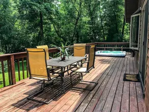 Cabin Outdoor HotTub Sleeps 7 Pet Friendly - Image 5