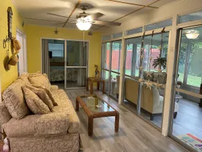 Spacious 3/2 Beachside Family Home 6 lots to Beach - Image 3