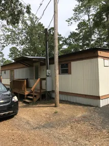 Mobile home with dock and hot tub. No pets. - Image 2
