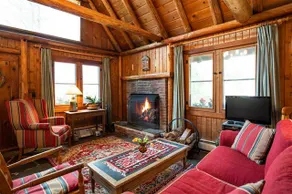 Charming log cabin w/ fireplace in Stowe village - Image 4