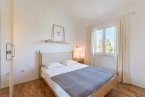 Sea view terrace, steps away from the beach - Image 4