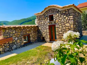 Cottage in the meadow near Sorrento - Image 2