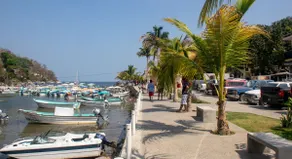 WATER VIEWS! Inviting Luxury Boho 1 Bedroom Apt #1 - Image 4