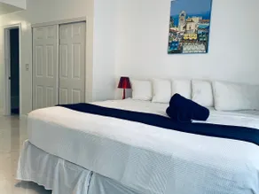 Beautiful suite beachfront on Ocean Drive SoBe - Image 2