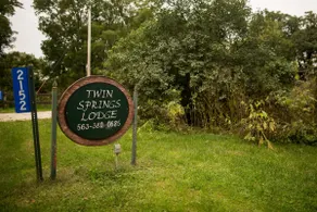 Private Lodge • Sauna • Walk to Trails • Sleeps 10 - Image 3