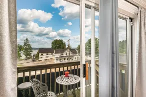 Beautiful 1 bedroom condo-Lake views. Now offering monthly rental. - Image 5