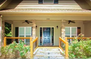 Large Lake Front Home. Pet Friendly. Close to I85. - Image 2