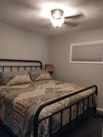 Aunt Tina’s Cabin. Two King size beds - Image 5