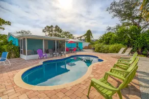 · King bed . Pool. Daily rentals - Image 2
