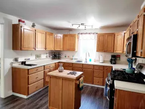 Open, bright and fully furnished 2 bedroom home - Image 3
