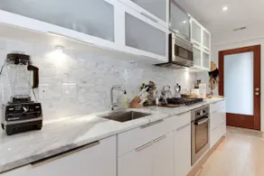 Luxury Apartment steps to The Dupont Circle Metro - Image 4