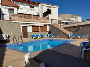 Houses with patio and barbecue for large groups - Image 4