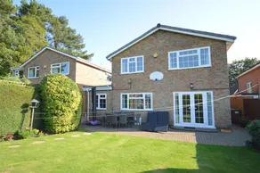 Lovekush Epsom Banstead Surrey. Views over London - Image 2