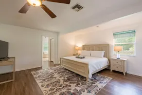 4/2.5 Oak Bahay, Heated Pool! 5min to Beach,4Acres - Image 4