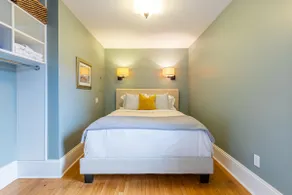 Reilly House - Urban Suite by the Marina - Image 3