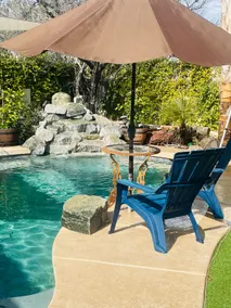 Cozy Historic Pool House - Downtown Retreat! - Image 5