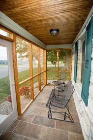 Country Cottage in Horse and Bourbon Country - Image 3