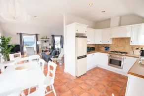 Fishermans Cottage Stunning Two Bedroom with Views close to town - Image 4