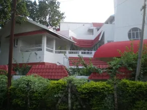 Full apartment in a Beautiful House with Garden - Image 2