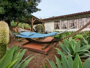 Gated Estate-Guest House-Private Backyard-Hot Tub! - Image 3