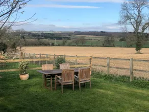 Charming Cotswold Cottage in a private setting - Image 4