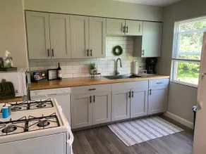 Charming 2BR Retreat | Mins to Downtown Cincy - Image 4
