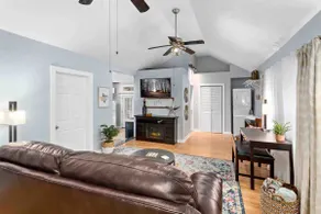 🍊Entire Adorable Cottage in Historic District. NEW - Image 5