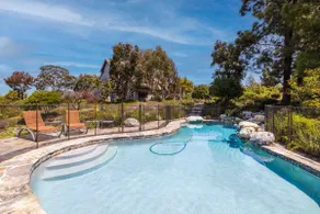 Private 2 Bedroom / 1 Bath Apartment - Secluded 2 acre Estate/Orchard - Image 2