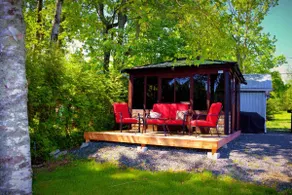 The Chalet des 2 frères on Lake Aylmer - Image 3