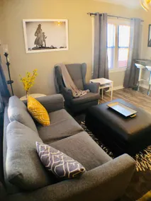 GrayHouse 2 BR/1 Bath, Central Locale+WIFI+Pets OK - Image 5