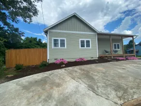 Quick Access to Bike Path & Downtown - Image 4
