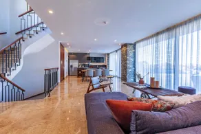 7 Deluxe - A Seductive Blend Of Style And Serenity - Image 5