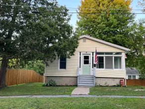 A charming home on quiet street! - Image 4
