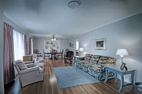 Betty's - Image 4
