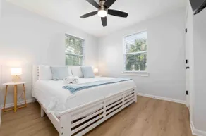 Quiet beach oasis, walk to the beach! - Image 4