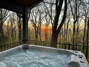 Bud’s Place.  Romantic getaway.  Hot tub - Image 4