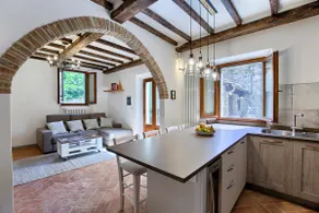 Casa Vinalia inside the Etruscan walls of Cortona - Image 4