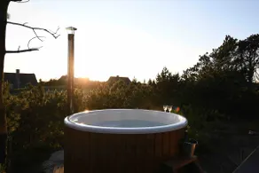 Idyllic summer house by the North Sea with spa - Image 4
